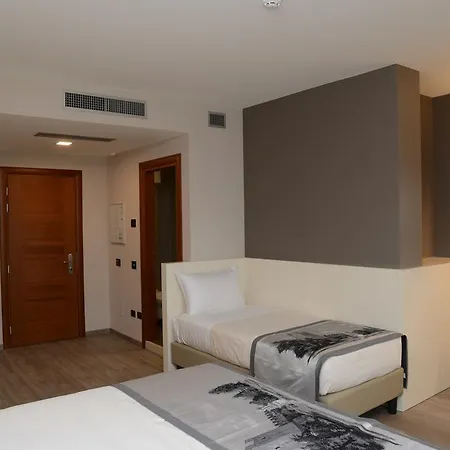 Hotel Roma, Bw Signature Collection