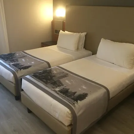 Отель Roma, Bw Signature Collection 4*